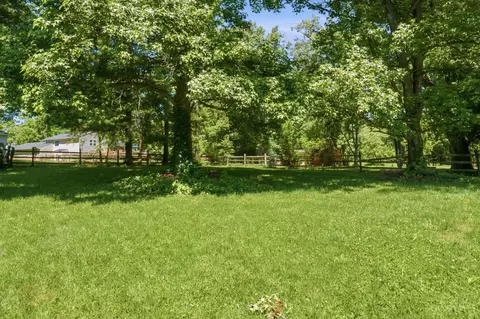 Exterior - 8739 Exeter Pl, Maineville, OH 45039 photo 6 of 9