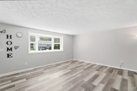 Living - 8739 Exeter Pl, Maineville, OH 45039 photo 3 of 6