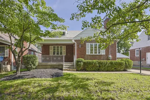 3782 St Johns Ter, Deer Park, OH 45236