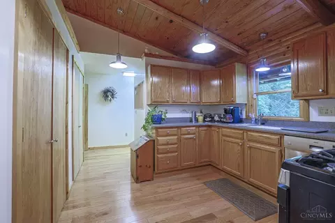 Kitchen - 4575 Shephard Rd, Batavia, OH 45103 photo 2 of 3