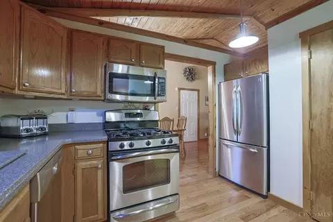 Kitchen - 4575 Shephard Rd, Batavia, OH 45103 photo 3 of 3