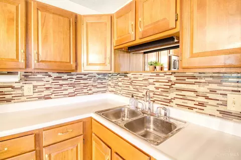 Kitchen - 6355 Corbly Rd, Cincinnati, OH 45230 photo 5 of 5