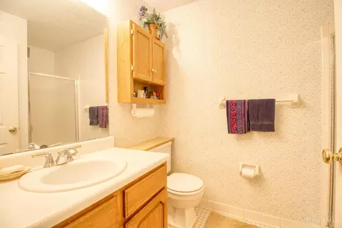 Bath - 6355 Corbly Rd, Cincinnati, OH 45230 photo 2 of 2