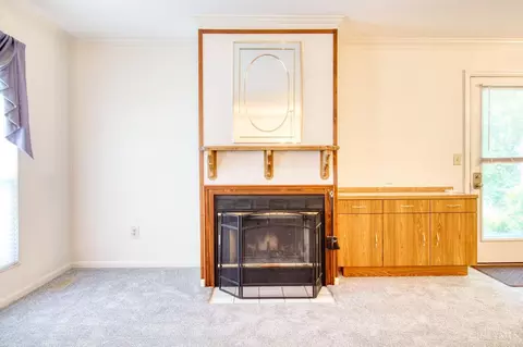 Living - 6355 Corbly Rd, Cincinnati, OH 45230 photo 4 of 6