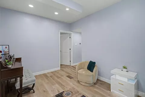 Entry Way - 2855 Shaffer Ave, Cincinnati, OH 45211 photo 2 of 5
