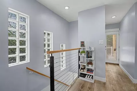 Entry Way - 2855 Shaffer Ave, Cincinnati, OH 45211 photo 3 of 5