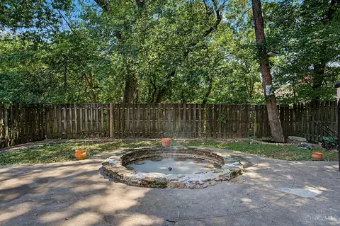 Exterior - 2855 Shaffer Ave, Cincinnati, OH 45211 photo 3 of 5
