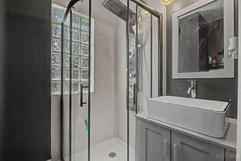 Bath - 2855 Shaffer Ave, Cincinnati, OH 45211 photo 1 of 3