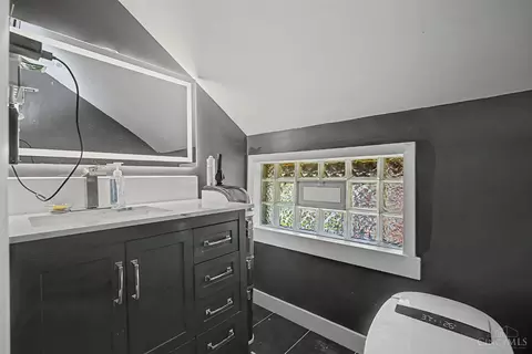 Bath - 2855 Shaffer Ave, Cincinnati, OH 45211 photo 2 of 3
