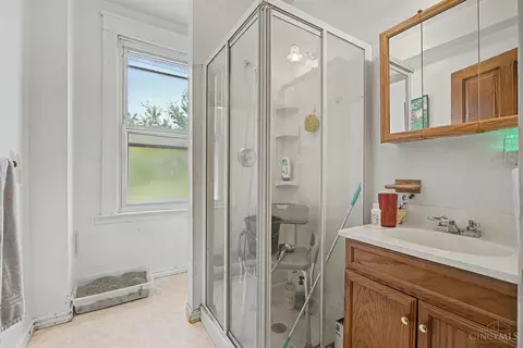 Bath - 228 Central Ave, Lockland, OH 45215 photo 2 of 2