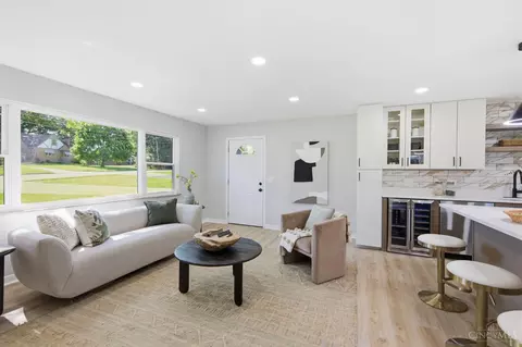 Living - 8801 Plainfield Rd, Cincinnati, OH 45236 photo 5 of 7
