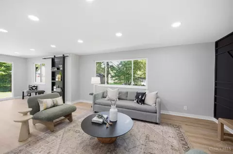 Living - 8801 Plainfield Rd, Cincinnati, OH 45236 photo 4 of 7