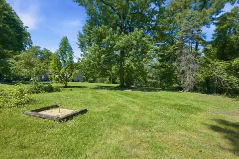 Exterior - 8801 Plainfield Rd, Cincinnati, OH 45236 photo 5 of 7