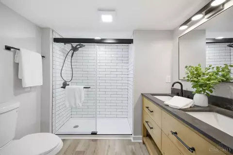 Bath - 8801 Plainfield Rd, Cincinnati, OH 45236 photo 1 of 5