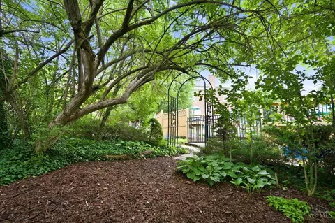 Exterior - 949 Redway Ave, Cincinnati, OH 45229 photo 11 of 15