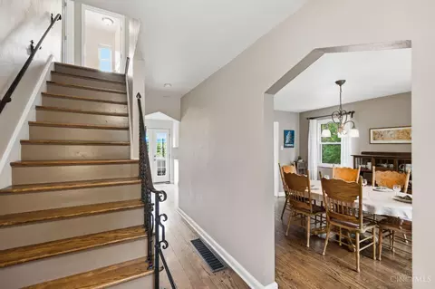 Entry Way - 949 Redway Ave, Cincinnati, OH 45229 photo 3 of 5