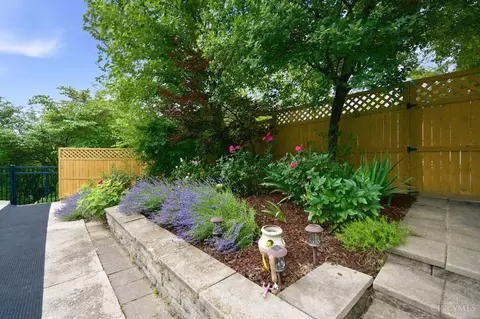 Exterior - 949 Redway Ave, Cincinnati, OH 45229 photo 10 of 15