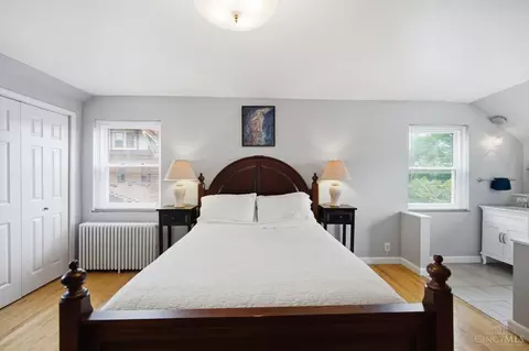 Bedroom - 949 Redway Ave, Cincinnati, OH 45229 photo 2 of 8
