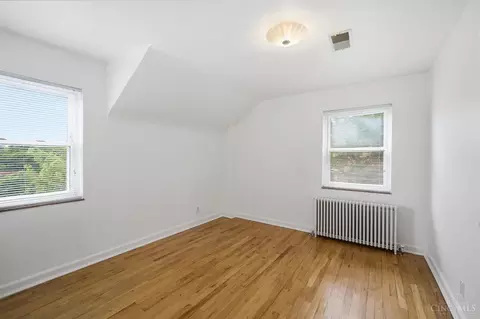 Bedroom - 949 Redway Ave, Cincinnati, OH 45229 photo 7 of 8