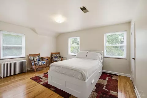 Bedroom - 949 Redway Ave, Cincinnati, OH 45229 photo 5 of 8