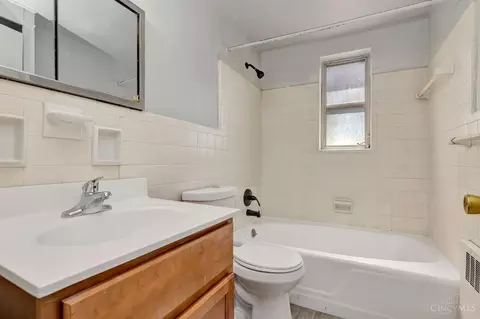 Bath - 6431 Hammel Ave, Golf Manor, OH 45237 photo 1 of 1
