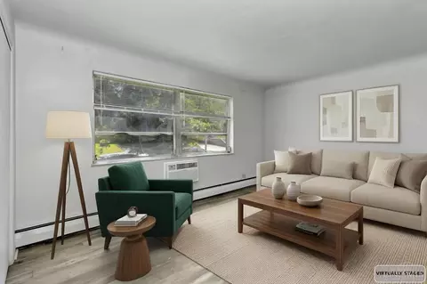 Living - 6431 Hammel Ave, Golf Manor, OH 45237 photo 2 of 2