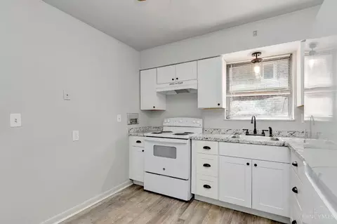 Kitchen - 6431 Hammel Ave, Golf Manor, OH 45237 photo 1 of 3