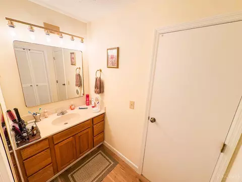 Bath - 3850 Hanover Dr, Mason, OH 45040 photo 1 of 5