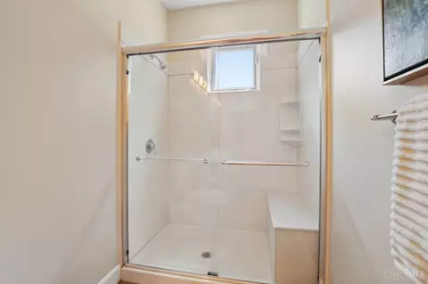 Bath - 538 Lang Rd, Cincinnati, OH 45244 photo 5 of 6
