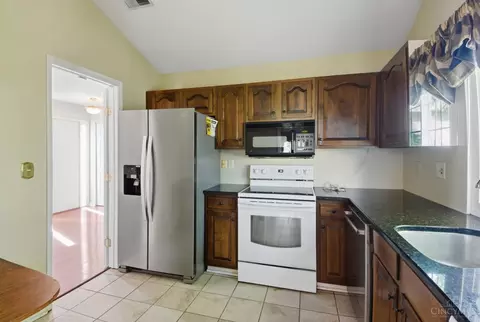 Kitchen - 6 Devon Ct, Fairfield, OH 45014 photo 1 of 3