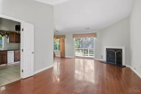 Living - 6 Devon Ct, Fairfield, OH 45014 photo 3 of 3