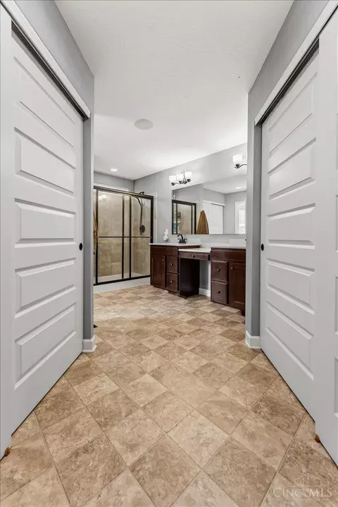 Entry Way - 4615 Stablehand Dr, Batavia, OH 45103 photo 3 of 4