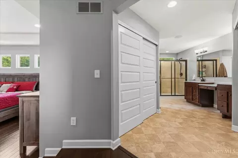 Entry Way - 4615 Stablehand Dr, Batavia, OH 45103 photo 2 of 4