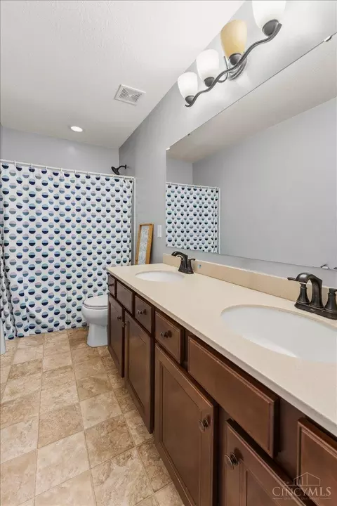 Bath - 4615 Stablehand Dr, Batavia, OH 45103 photo 2 of 4