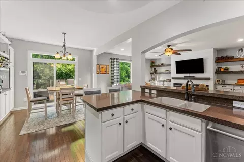 Kitchen - 4615 Stablehand Dr, Batavia, OH 45103 photo 4 of 4