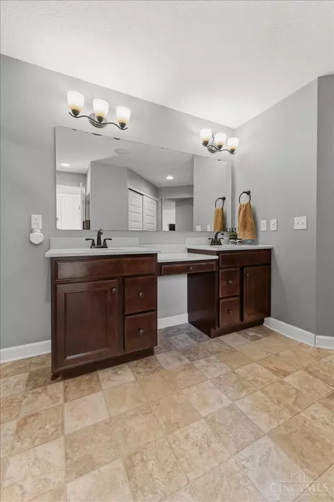 Bath - 4615 Stablehand Dr, Batavia, OH 45103 photo 1 of 4