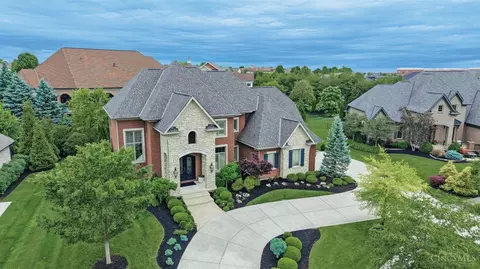 8880 Bayside Ct, Mason, OH 45040