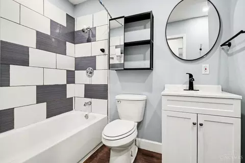 Bath - 5116 Blaesi St, Cincinnati, OH 45227 photo 1 of 2