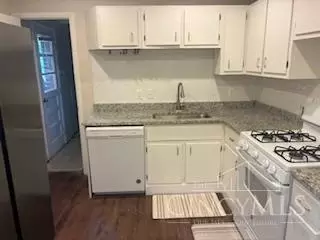 Kitchen - 5116 Blaesi St, Cincinnati, OH 45227 photo 7 of 7