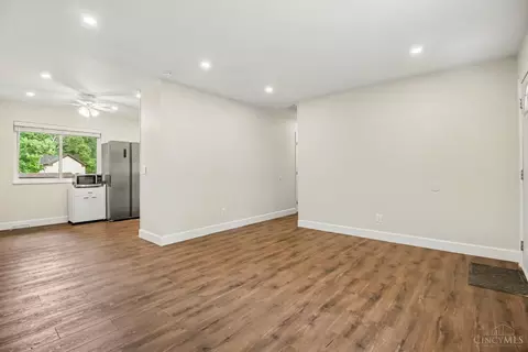 Living - 5116 Blaesi St, Cincinnati, OH 45227 photo 2 of 5