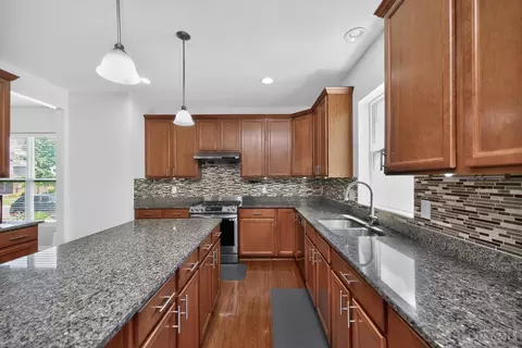 Kitchen - 4619 Plummer Pl, Mason, OH 45040 photo 2 of 6