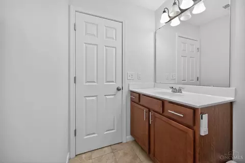 Bath - 4619 Plummer Pl, Mason, OH 45040 photo 5 of 7