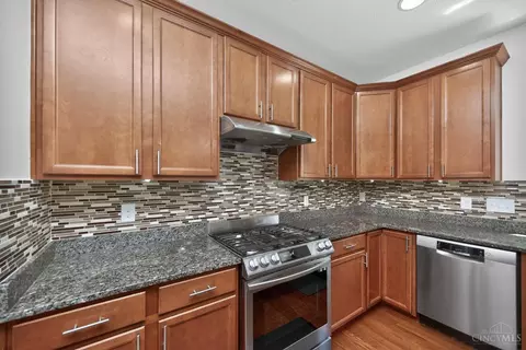 Kitchen - 4619 Plummer Pl, Mason, OH 45040 photo 4 of 6