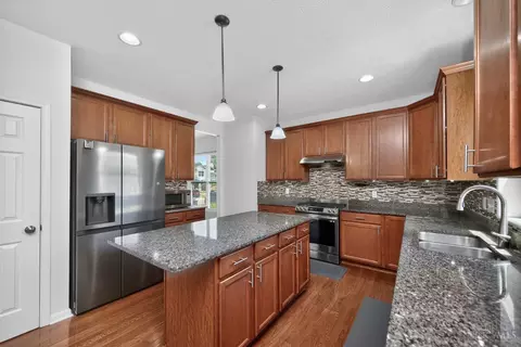 Kitchen - 4619 Plummer Pl, Mason, OH 45040 photo 3 of 6