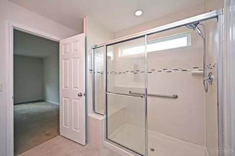 Bath - 833 Linden Crk, Morrow, OH 45152 photo 2 of 4