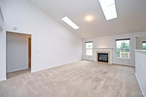 Living - 833 Linden Crk, Morrow, OH 45152 photo 2 of 5