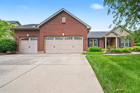 9309 Bennington Way, Centerville, OH 45458