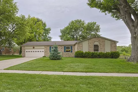 2061 Edinburg Ln, Fairfield, OH 45014