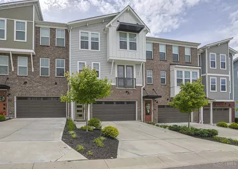114 Blossom View Dr, Loveland, OH 45140