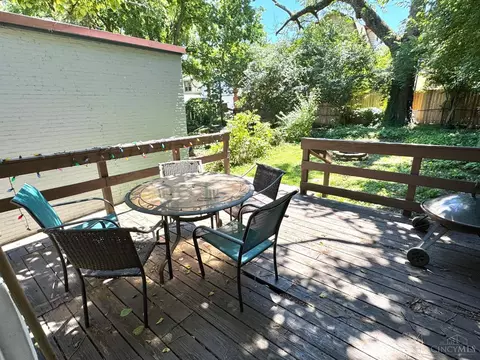 Exterior - 461 Warner St, Cincinnati, OH 45219 photo 5 of 6